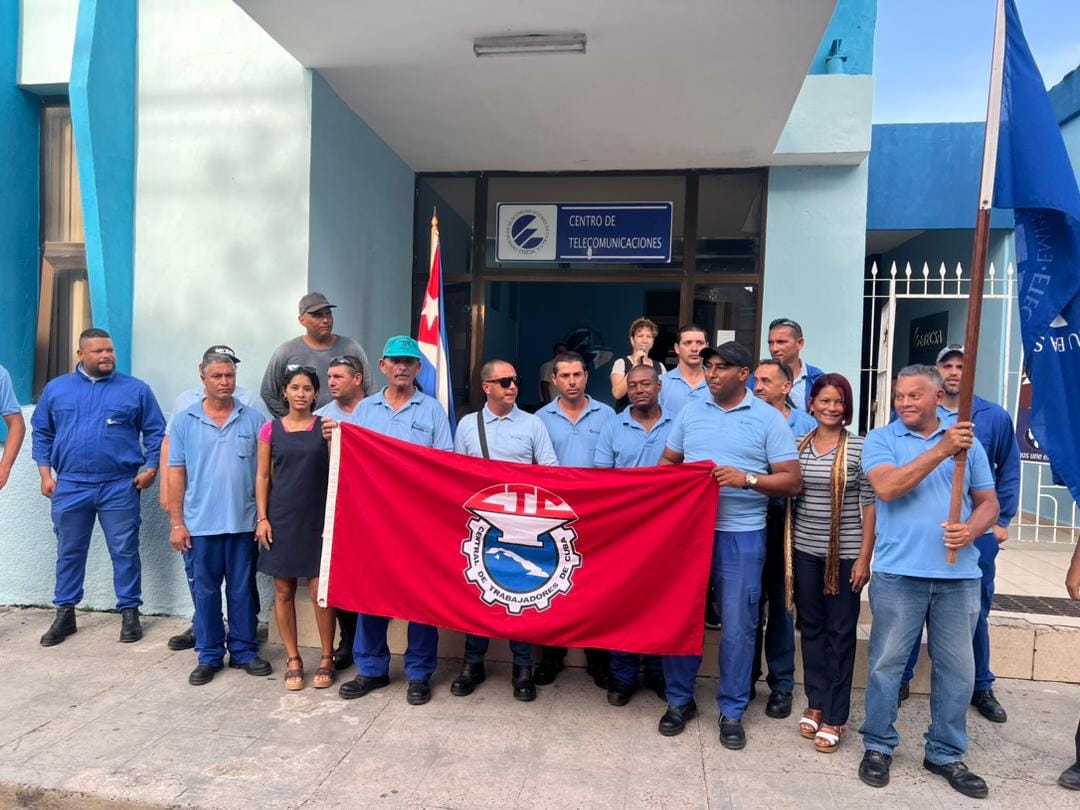 Trabajadores de ETECSA de Camagüey se suman a acciones recuperativas tras huracán Ian
