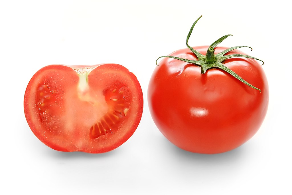1024px Bright red tomato and cross section02